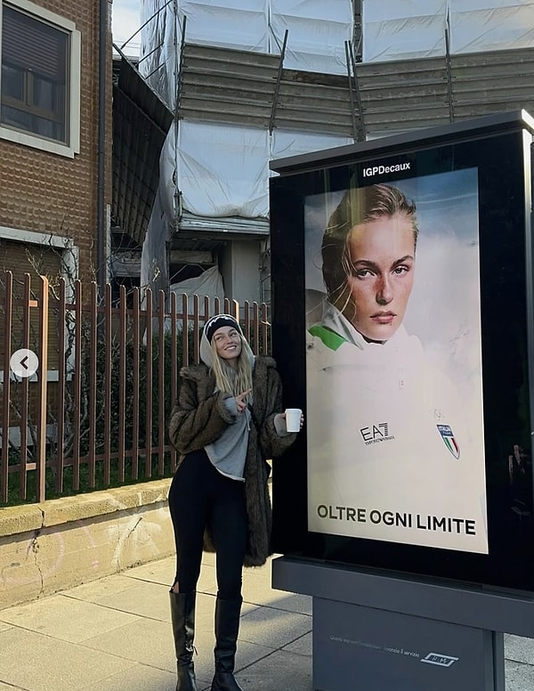 Moberg EA7, Diesel ve Off White gibi markaların bir süredir yüzü olarak billboardları süslüyor.