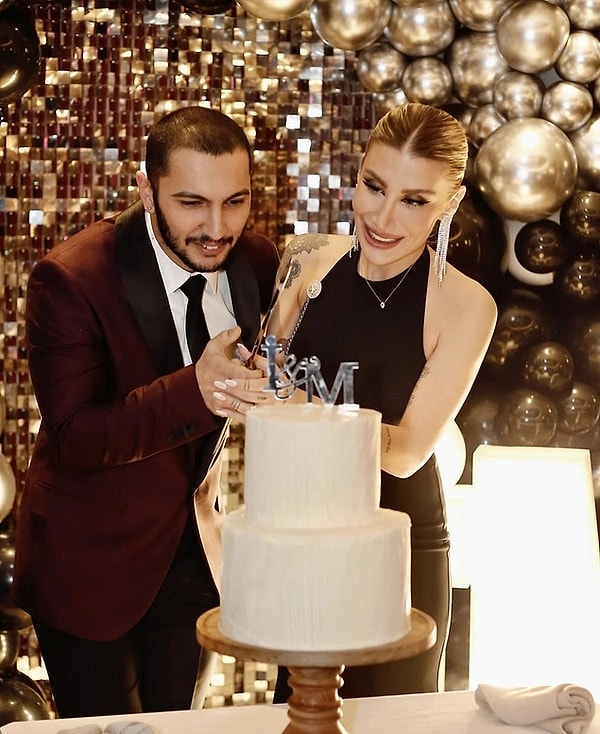 Aile arasında dünya tatlısı bir söz ve nişan töreni yapan İrem Derici'nin ağzı 4 Şubat'ta resmen kulaklarındaydı.