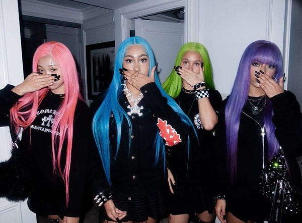 North West’in yakın arkadaşlarıyla verdiği pozlar kısa sürede sosyal medyada yayılırken tarzları dikkat çekti.