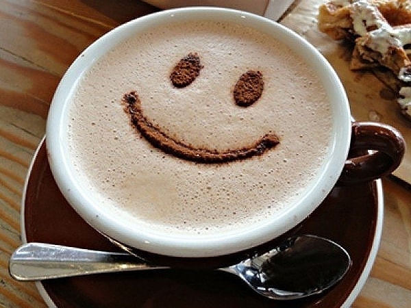 5. En kötü gününüzde bile bir fincan sıcak kahve size sarılıyormuş gibi hissettirir.