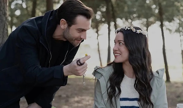 Star TV'de 2 sezondur yayınlanan Sahipsizler dizisinin büyük finaline çok az kaldı.