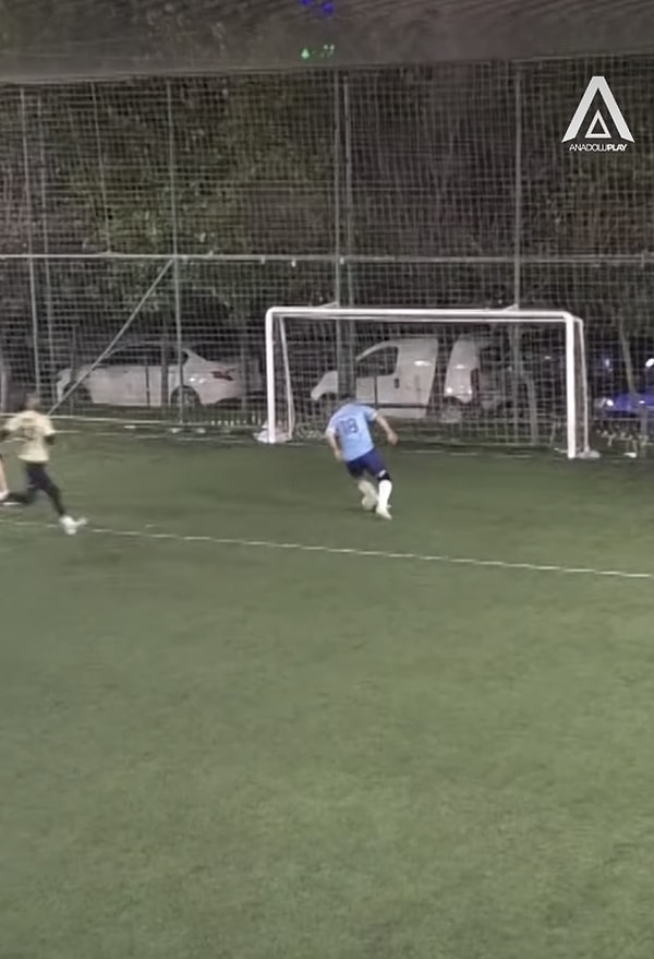 Akıllara Emre Tilev'in efsane anlatımı geldi.