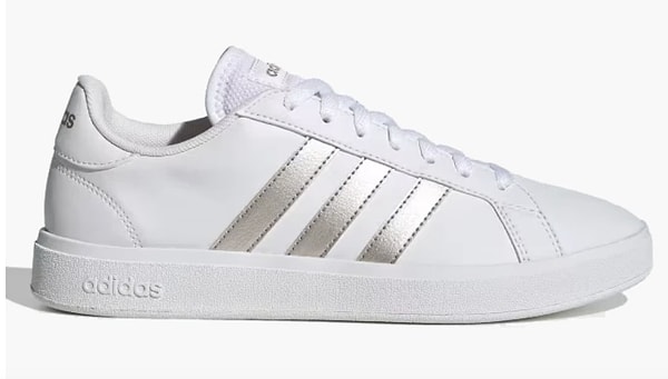 Zamansız bir klasik: adidas Grand Court Base 2.0 kadın günlük ayakkabı indirimde!