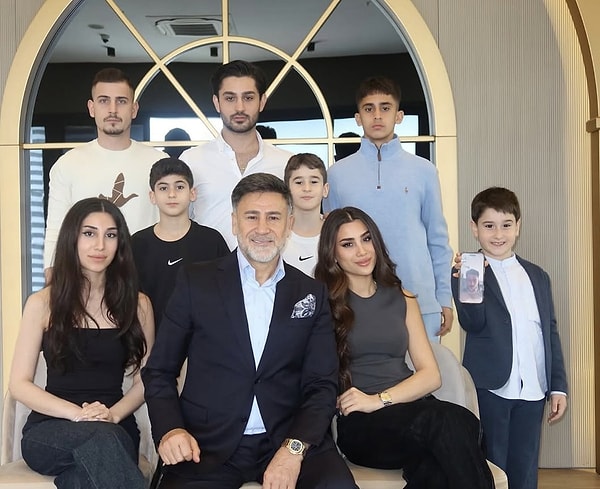 Son dönemde İstanbul’u terk edip Ege’ye ya da farklı şehirlere yerleşen ünlü isimlere bir yenisi daha eklendi.