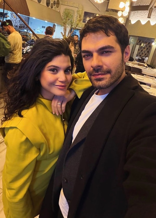 Feyza Civelek’le Gökberk Yıldırım partner olmuştu; şimdiyse ikiliden yeni kare geldi. 👇