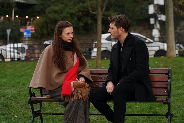 ATV'nin yeni dizisi Aynı Yağmur Altında hakkındaki iddia ortalığı karıştırdı.