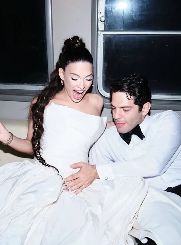 Magazin dünyasının sevilen isimlerinden Beste Kökdemir, 2025 yazında hayatının en özel sayfasını açtı.