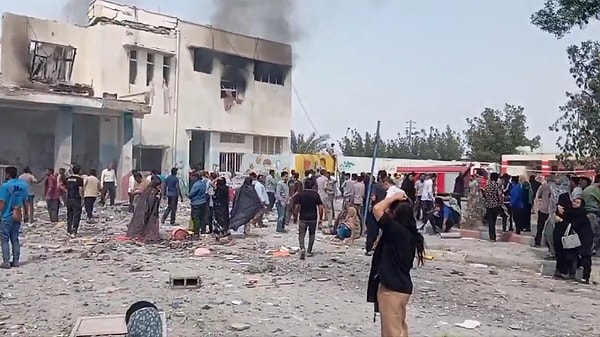 AA ve TRT kaynakları İran'da ABD ve İsrail güçlerinin saldırdığı okuldaki acı tabloyu aktardı.