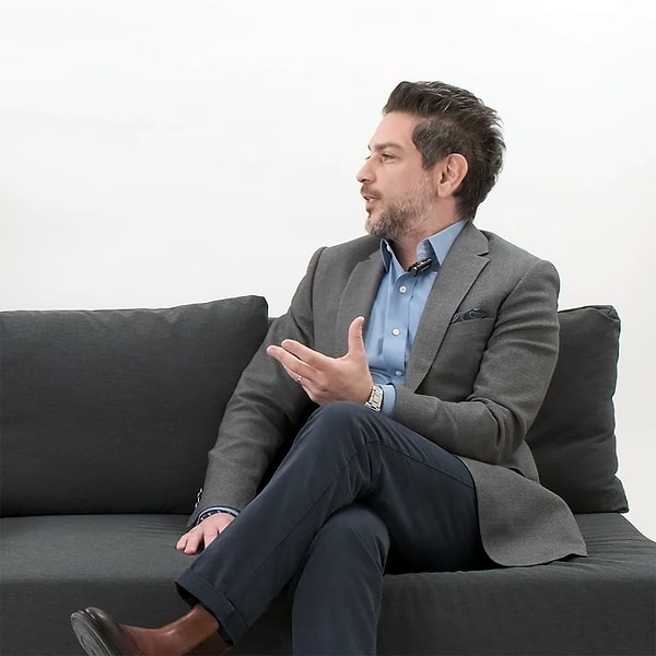 Gelecekte sosyal medyanın eğitimdeki rolü nasıl evrilecek? Khan Academy, yapay zeka entegrasyonu (örneğin Khanmigo) gibi yenilikleri sosyal medya stratejilerine nasıl entegre etmeyi planlıyor?