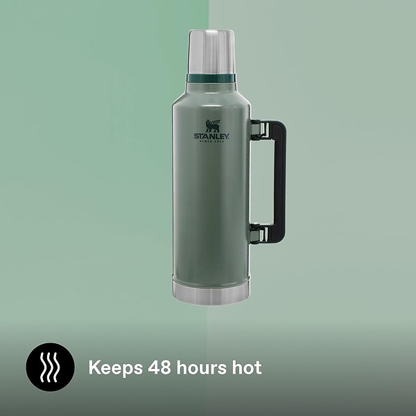 Çok satanlar listesinde her zaman yer edinen Stanley Klasik Vakumlu Çelik Termos, 2,3 litrelik hacmi ile kalabalık ailelerin ya da geniş arkadaş gruplarının ilk tercihi oluyor.