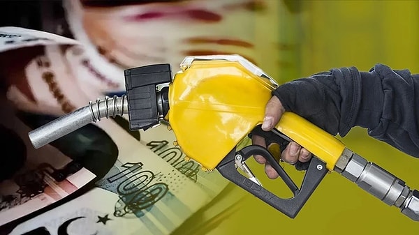 Türkiye’de milyonlarca araç sahibini yakından ilgilendiren akaryakıt fiyatlarında, Cumhuriyet tarihinin en büyük fiyat artışı için geri sayım başladı.