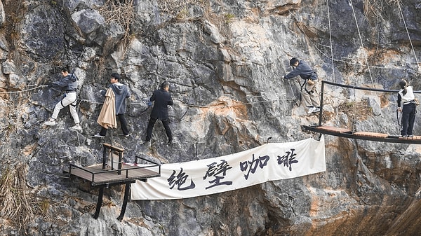 Kahve içmek için önce kaya tırmanışı yapıyorsunuz