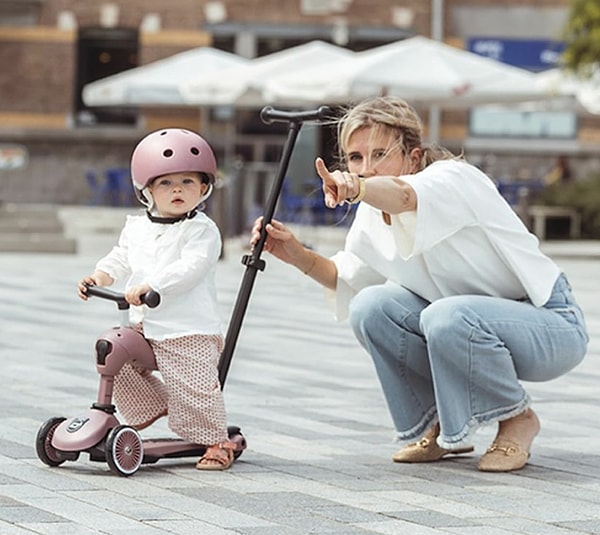 Miniklerin ilk sürüş keyfi: Scoot & Ride Highwaykick 1 scooter indirimde!