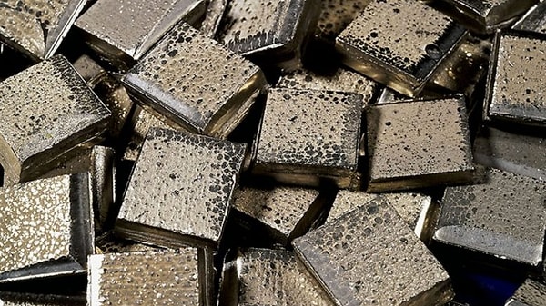 Dr. Hakan Özerol'un mercek altına aldığı nadir metaller konusunu şöyle özetleyebiliriz 👇