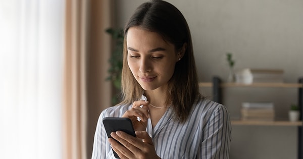 Constantly turning back to the screen is often associated with an inability to be alone.