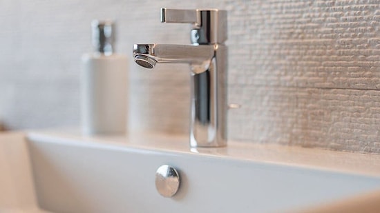 Kitchen Tip for Removing Scale Stains from Taps and Sinks