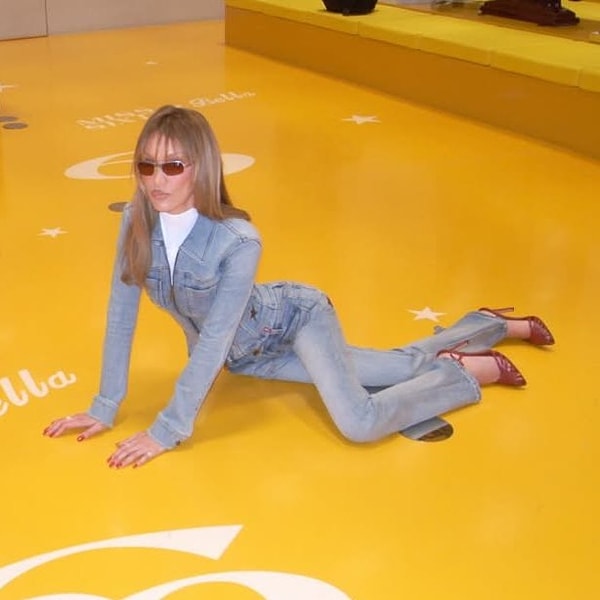 Bella Hadid bu kez kariyeriyle değil, sosyal medyada paylaştığı son fotoğraflarla gündeme geldi.