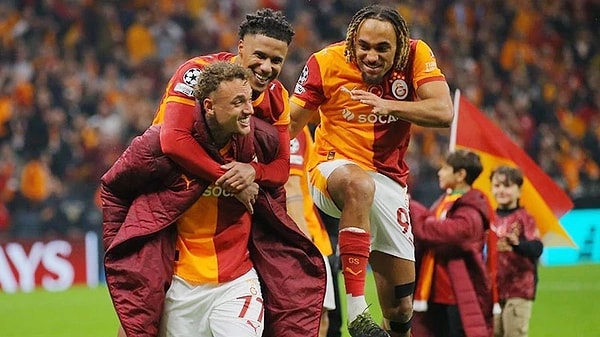 Galatasaray, Fenerbahçe'ye 100 milyon Euro fark attı.