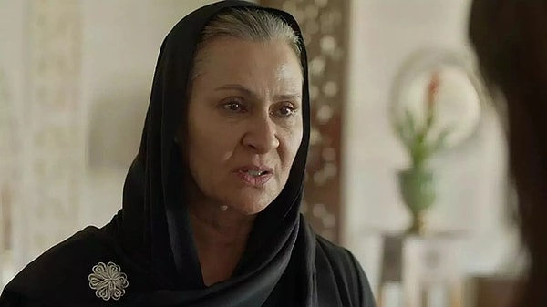 Reyting rekortmeni aşiret dizisi Uzak Şehir'in Sadakat'i Gonca Cilasun'un gerçek hayattaki hali gündem oldu.