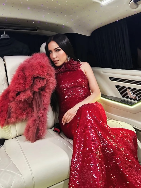 Türk pop müziğinin güçlü seslerinden biri olarak gösterilen Burcu Güneş, yaptığı açıklamalarla gündeme oturdu.