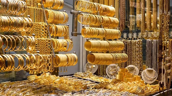 Dün ons fiyatındaki azalışa paralel değer kaybeden gram altın, günü önceki kapanışın yüzde 1 altında 7 bin 187 liradan tamamladı.