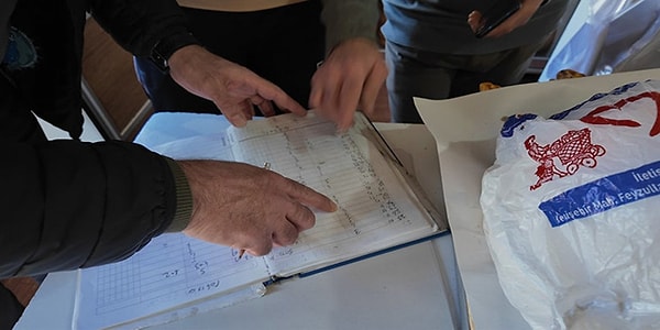 Yardımlar yalnızca borçlarla sınırlı kalmadı, yurtlar da desteklendi.