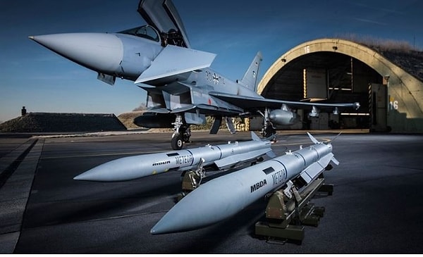 Meteor, Avrupa merkezli savunma şirketi MBDA tarafından geliştirilen görüş ötesi hava-hava füzesi olarak biliniyor.