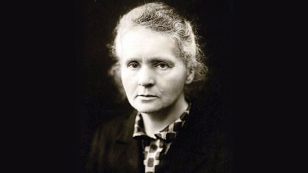 "İnsanlar konusunda daha az, fikirler konusunda daha çok meraklı olun." -Marie Curie