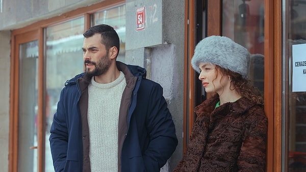 Show TV ekranlarında yayınlanan Veliaht dizisinin reytingleri bir süredir düşüktü.