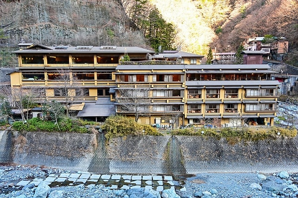 Asıl şaşırtıcı detay ise işletmenin 52 nesildir aynı ailede kalması.