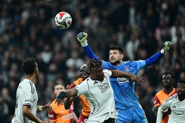 İlk yarı Galatasaray'ın üstünlüğüyle kapandı.