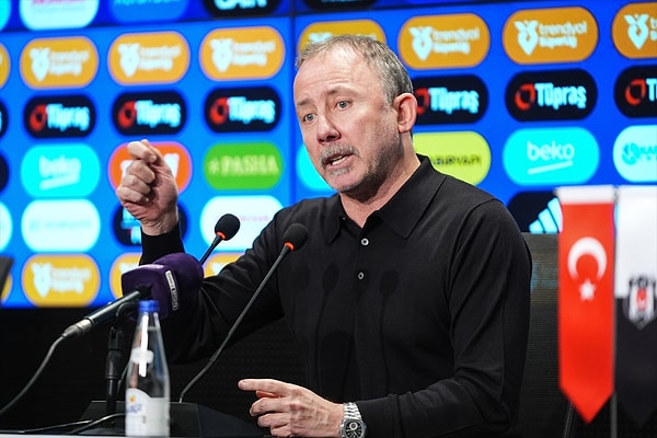 Sergen Yalçın hakem kararlarını "skandal" olarak niteledi.