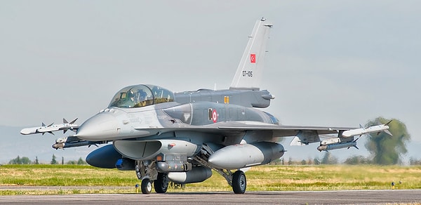 Kuzey Kıbrıs Türk Cumhuriyeti (KKTC) Sivil Havacılık Dairesi Müdür Vekili Aşkın Meşeli, Türkiye’nin sKKTC’ye 6 adet F-16 savaş uçağı göndereceğini açıkladı. Milli Savunma Bakanlığı'ndan konuya ilişkin resmi açıklama geldi.