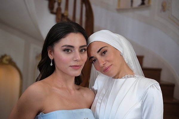 Biri Kızılcık Şerbeti’nin Doğa’sı; diğeriyse Nursema’sı olarak hafızalara kazındı.