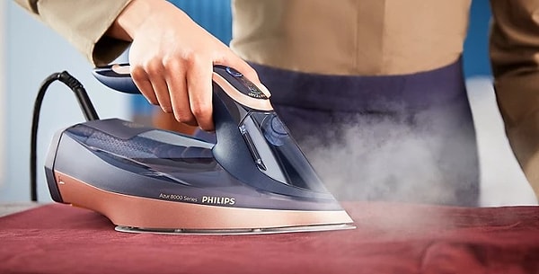 10. Rahat ve güzel hissetmediğiniz kombini zorla giymek.