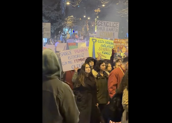 Genç kadın paylaşımına Rus takipçileri için şu notu düştü;