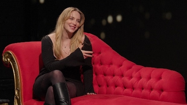 Geçtiğimiz günlerde Katarsis programına konuk olan ünlü oyuncu Hayal Köseoğlu'nun babası hakkındaki açıklamaları dikkat çekmişti.