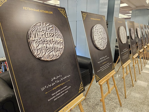 Eserler gizli köşelerden sanat galerilerine yolculuklarını tamamlandı.