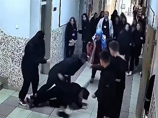 Olay, 3 Şubat günü merkez Selçuklu ilçesi Feritpaşa Mahallesi Güvence Sokak'taki Adnan Hadiye Sürmegöz Ortaokulu’nda yaşandı.