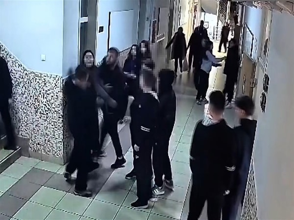 Öğretmenlerin araya girmesiyle taraflar ayrıldı. S.B.K., ihbar üzerine çağrılan polis ekipleri tarafından gözaltına alındı. 17 yaşında iken halterde Avrupa şampiyonluğu kazandığı öğrenilen S.B.K., ifadesinin ardından serbest bırakıldı.