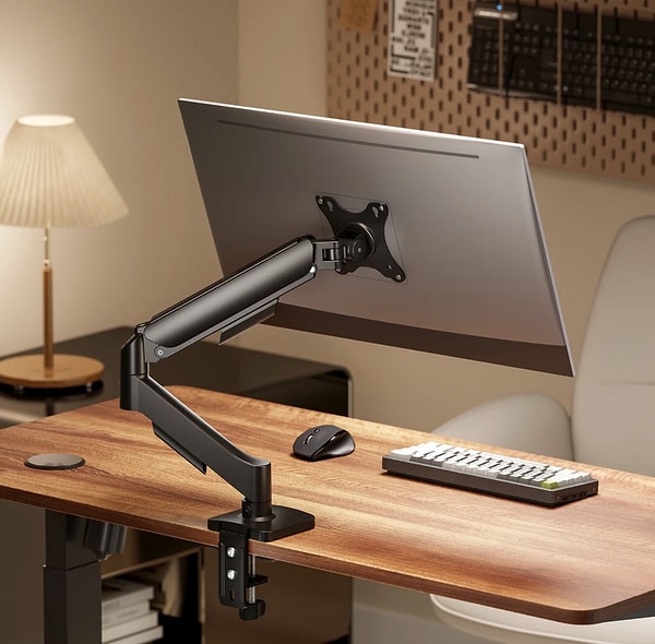 Çalışma masasında ergonomi devrimi: Voltix Amortisörlü Monitör Kolu!