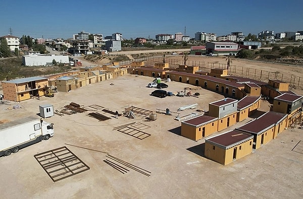 İslamiyet’in ilk yıllarını konu alan “Sancı: İslamiyet’in Doğuşu” adlı sinema filmi için dev bir film platosu kurulmuş, Kabe'nin replikası da yer almıştı.