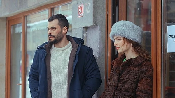 Show TV'de yayınlanan Veliaht, finalden kaçamayan diziler arasında yer aldı.