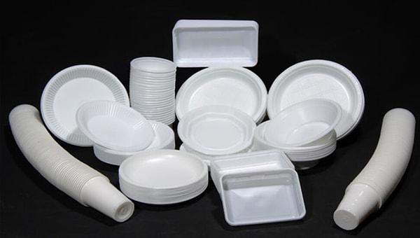 Türkiye, doğayı korumak ve karbon ayak izini silmek amacıyla plastik kullanımına yönelik en kapsamlı kısıtlama paketini yürürlüğe koyuyor.