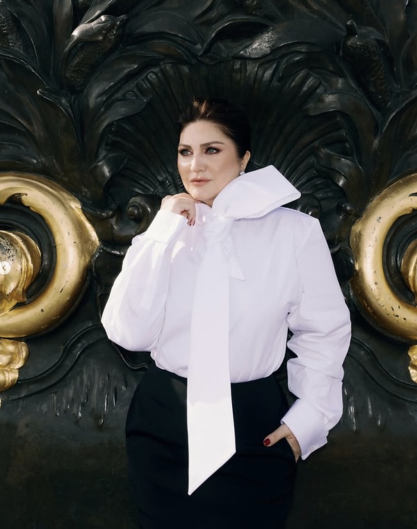 Geçtiğimiz saatlerde ise Serenay Sarıkaya’nın çok konuşulan kombini bambaşka bir isimde karşımıza çıktı.