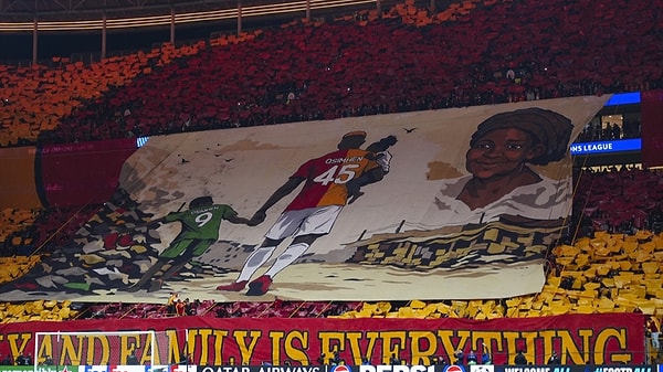 Osimhen gözyaşlarını tutamadı.