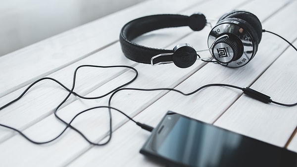 Kablolu kulaklıklar geri döndü. Satışlarında yüzde 20'lik artış yaşandı.