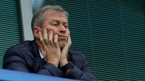 2.9 Milyar Euro bir İngiliz bankasında alıkonuldu.