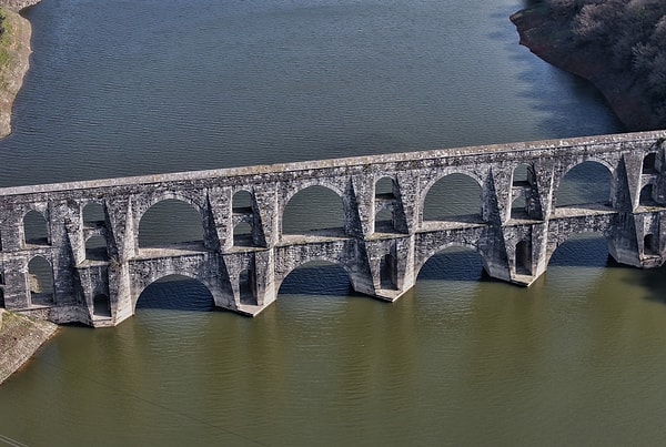 İstanbul’da son haftalarda yağışsız bir hava hakim olsa da baraj doluluk oranlarının yüzde 50’ye yaklaştığı açıklandı.