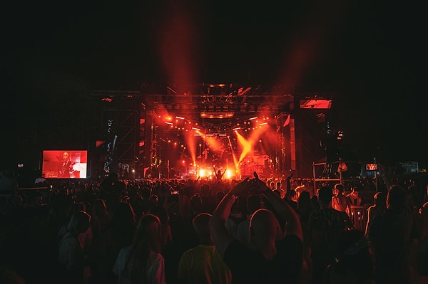 Bu Hafta Sonu Hangi Pop Konserine Gidilir?